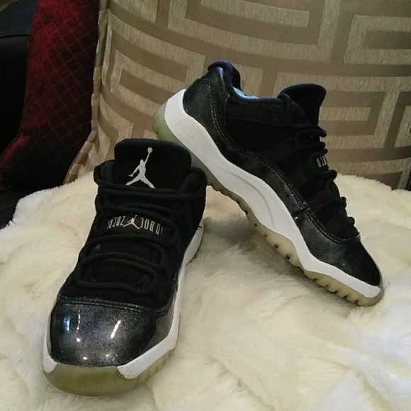 Michael Jordan's tennis shoes size 12 - Picture 1 of 4